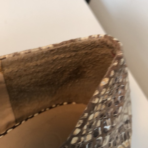 Neutral, metallic, snakeskin patterned flats - Picture 11 of 12